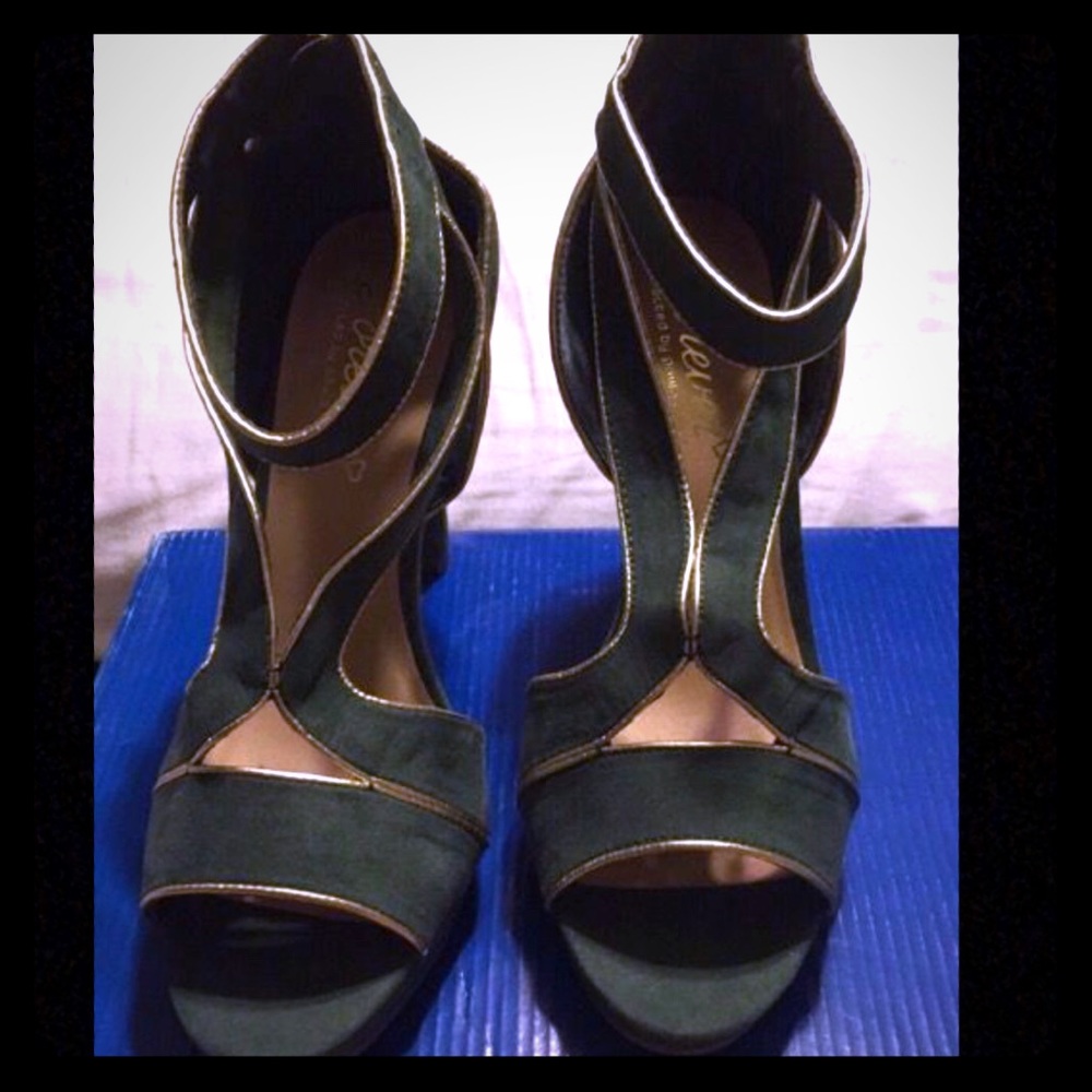 Brand New Green Heels